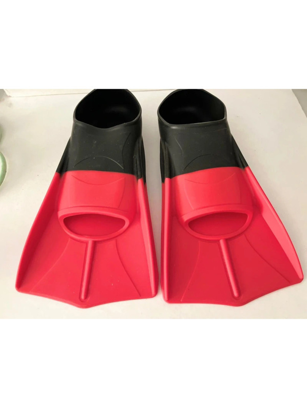 Athletic Works Adult/Junior Silicone black red Swim Training Fins flippers M